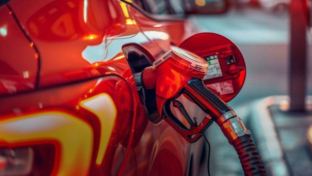 Motorinden sonra benzine de zam! 21 Mart'ta tabelaya yansıyacak