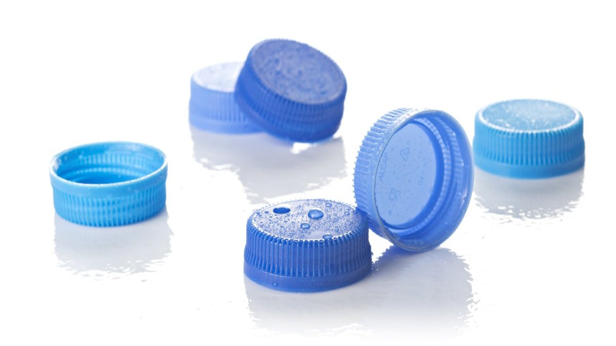 Şişe kapaklarındaki o plastiklerin meğer çok büyük işlevi varmış! Ne işe yaradığını duyunca çok şaşıracaksınız