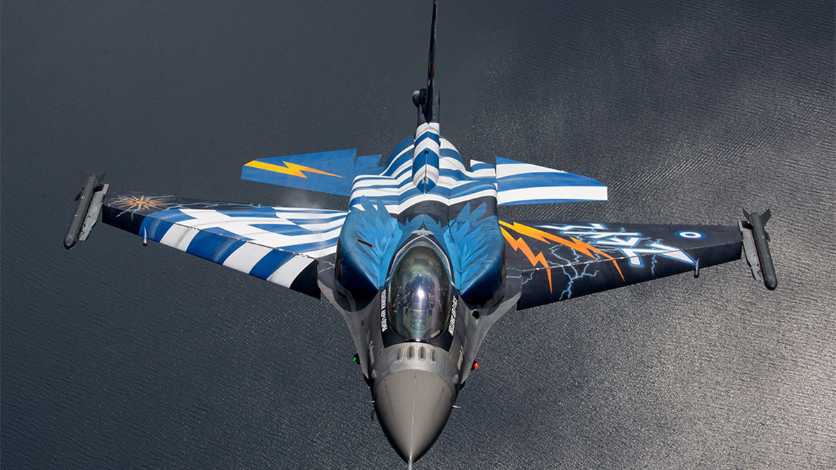 Yunanistan'a ait F-16 uçağı Ege Denizi'nde düştü