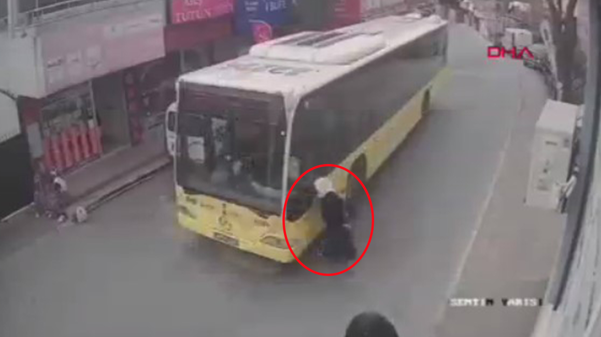 Feci kaza!  İETT otobüsü yayaya çarptı
