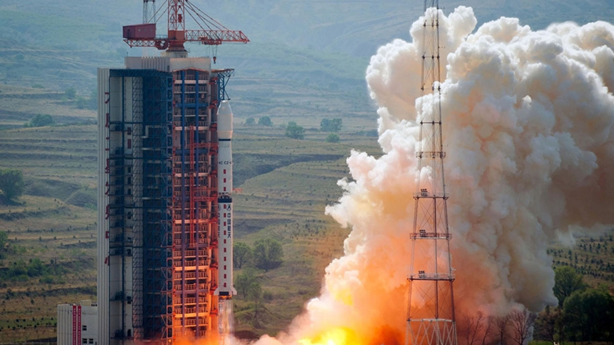Çin, atmosfer ve uzay çevresi gözlem uydularını uzaya gönderdi
