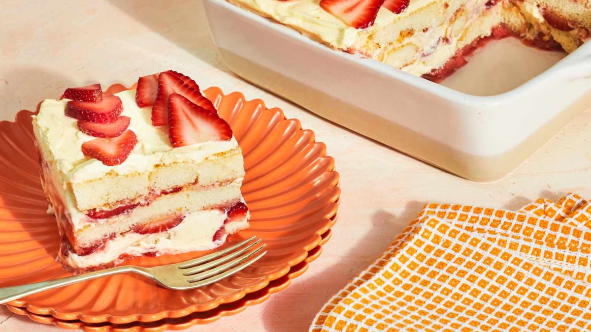 Bu tiramisu çok farklı! Çilekten vazgeçemeyenlerin favorisi olacak: Çilekli tiramisu tarifi