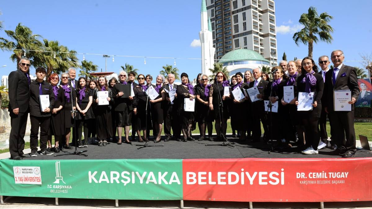 3. Yaş Üniversiteli çınarlardan Karşıyaka’da coşkulu şenlik