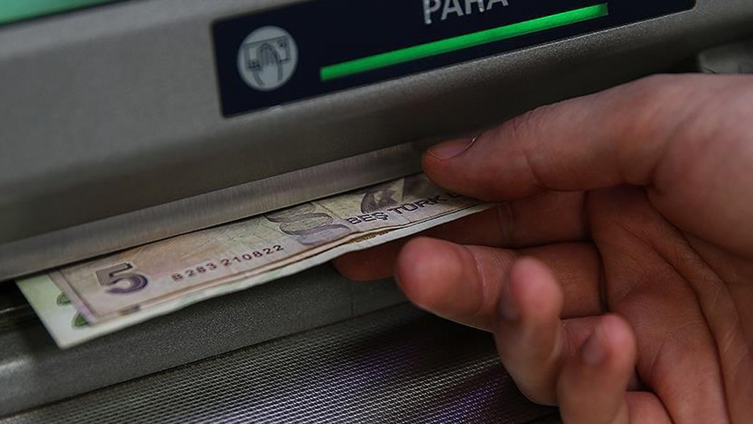 Emeklilerin promosyon başvuruları başladı: Kamu banklarından 8-12 bin lira ödeme! Hangi banka ne kadar promosyon verecek?