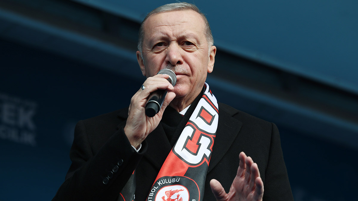 Erdoğan Yeniden Refah'ı hedef aldı: Başka yere dümen kıran cambazlara karşı dostlarımızı uyaracağız