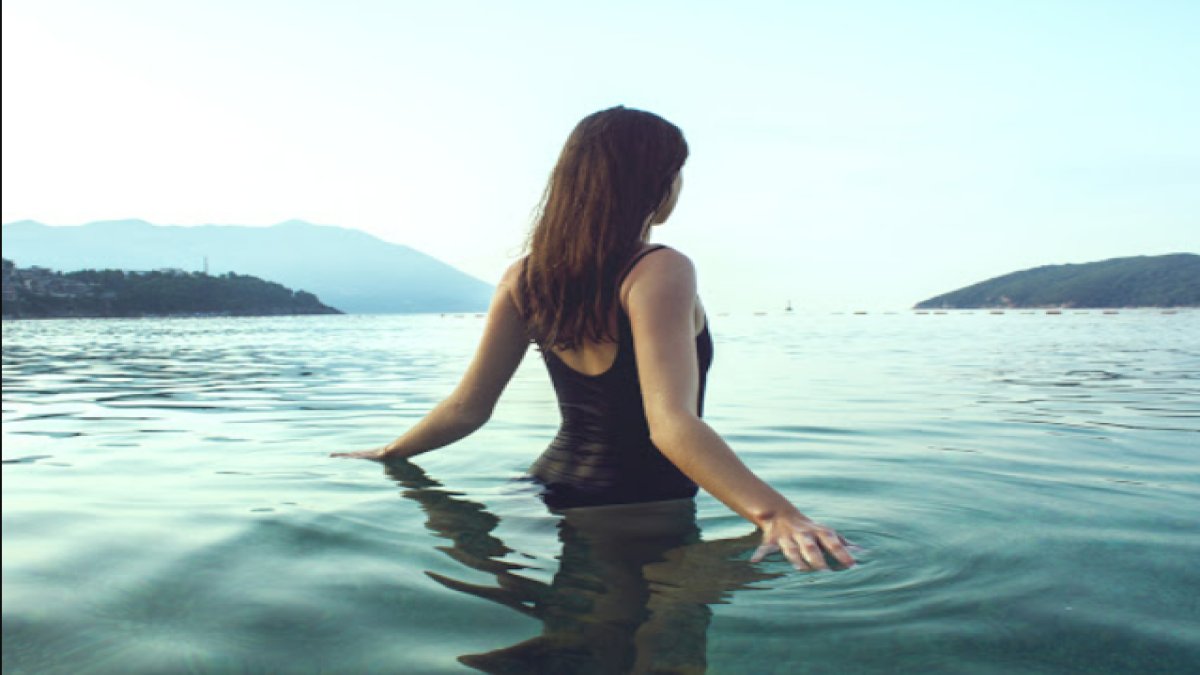 Rüyada Denize Girmek: Derinliklerdeki Semboller ve Anlamlar