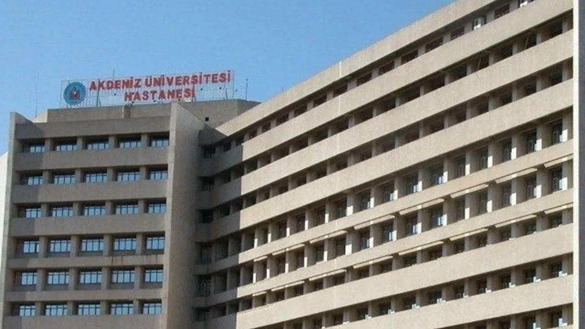 Akdeniz Üniversitesi'nde 100'den fazla hemşire istifa etti