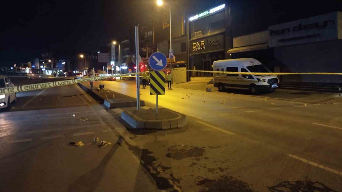 Ümraniye'de silahlı saldırı: 2 yaralı