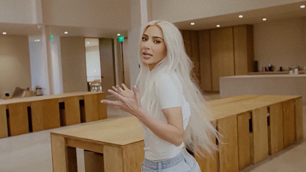 Kim Kardashian ofisindeki masa yüzünden davalık oldu