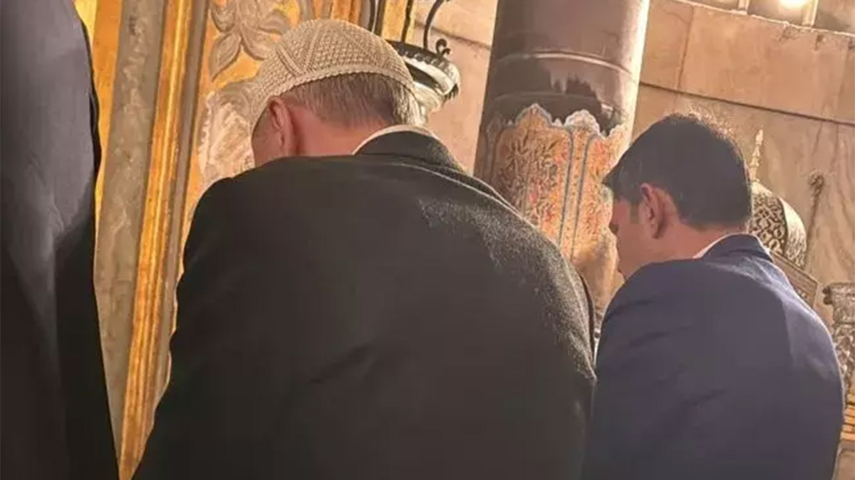 Cumhurbaşkanı Erdoğan, Ayasofya'da namaz kıldı