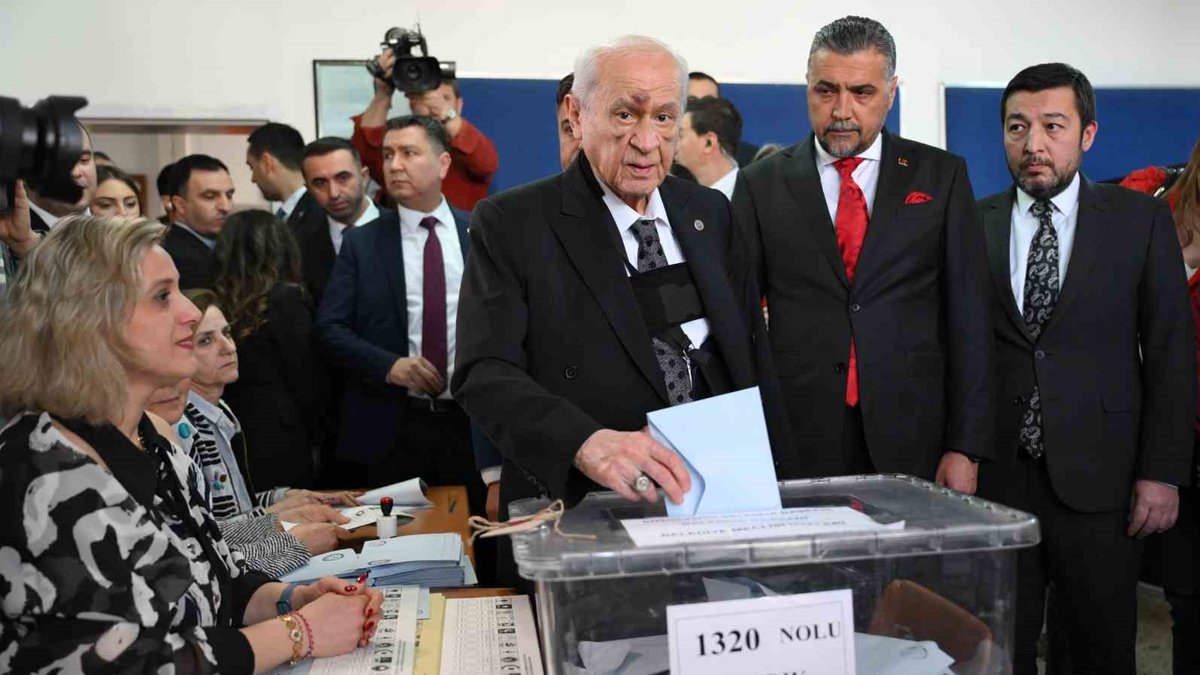 MHP'den 'Bahçeli' açıklaması: Yüzündeki morlukların nedeni belli oldu