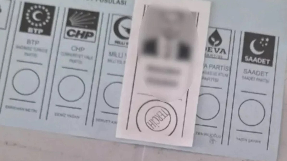 Pusuladan çıkan fotoğraf ve not şaşkına çevirdi