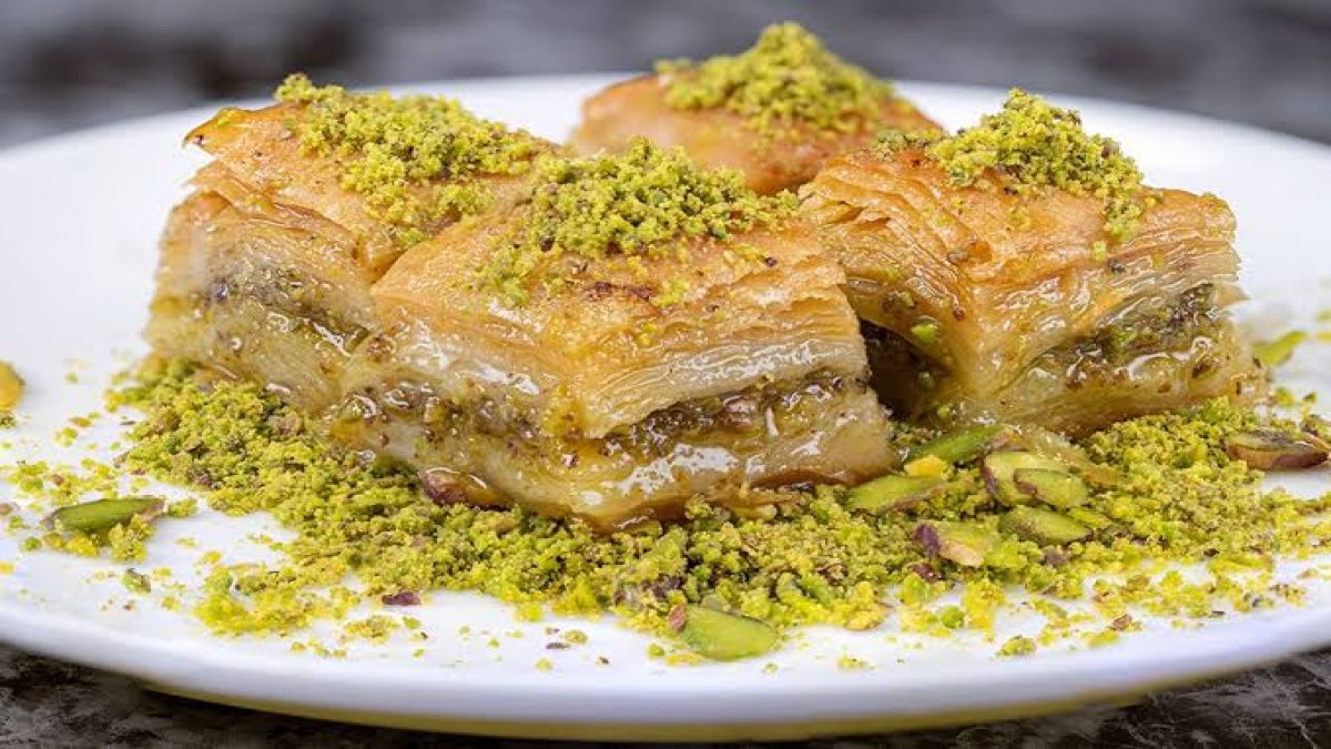 Pastaneye gerek yok: Evde tereyağlı cevizli baklava nasıl yapılır? Çıtır çıtır
