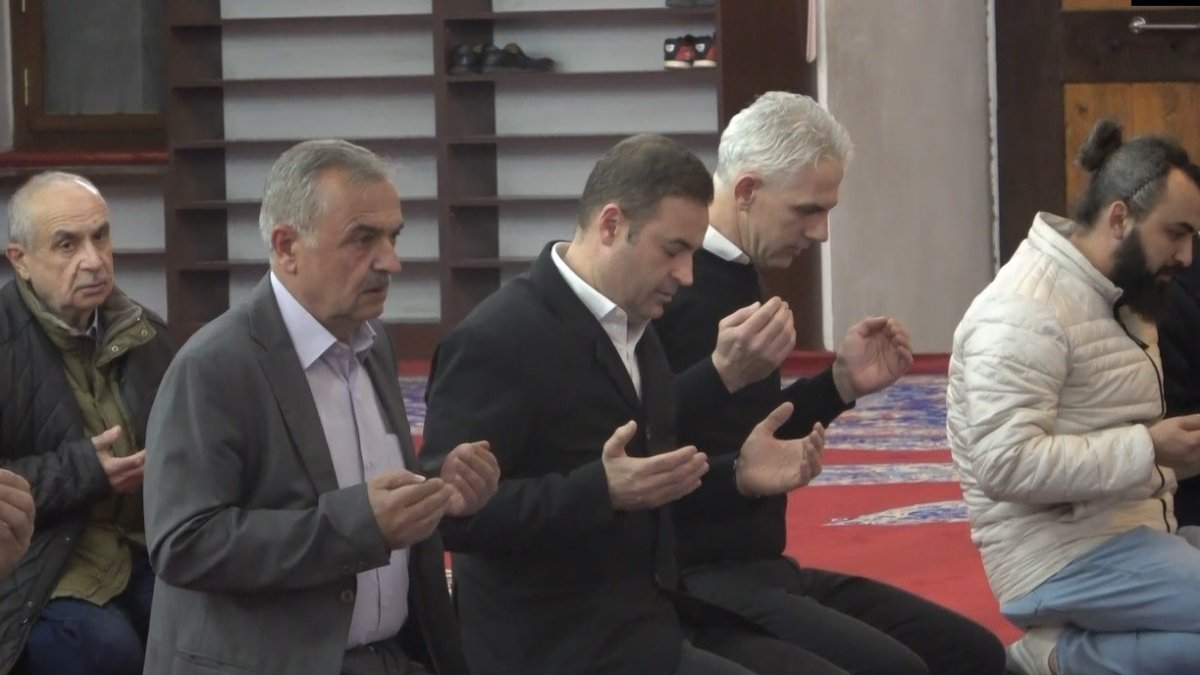 CHP Balıkesir'i 74 yıl sonra almıştı: Ahmet Akın görevine Zağnos Paşa Camii'nde şükür namazı ile başladı