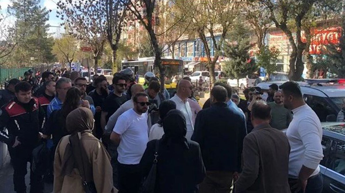 Seçim kutlamasında yasa dışı slogan! 9 gözaltı