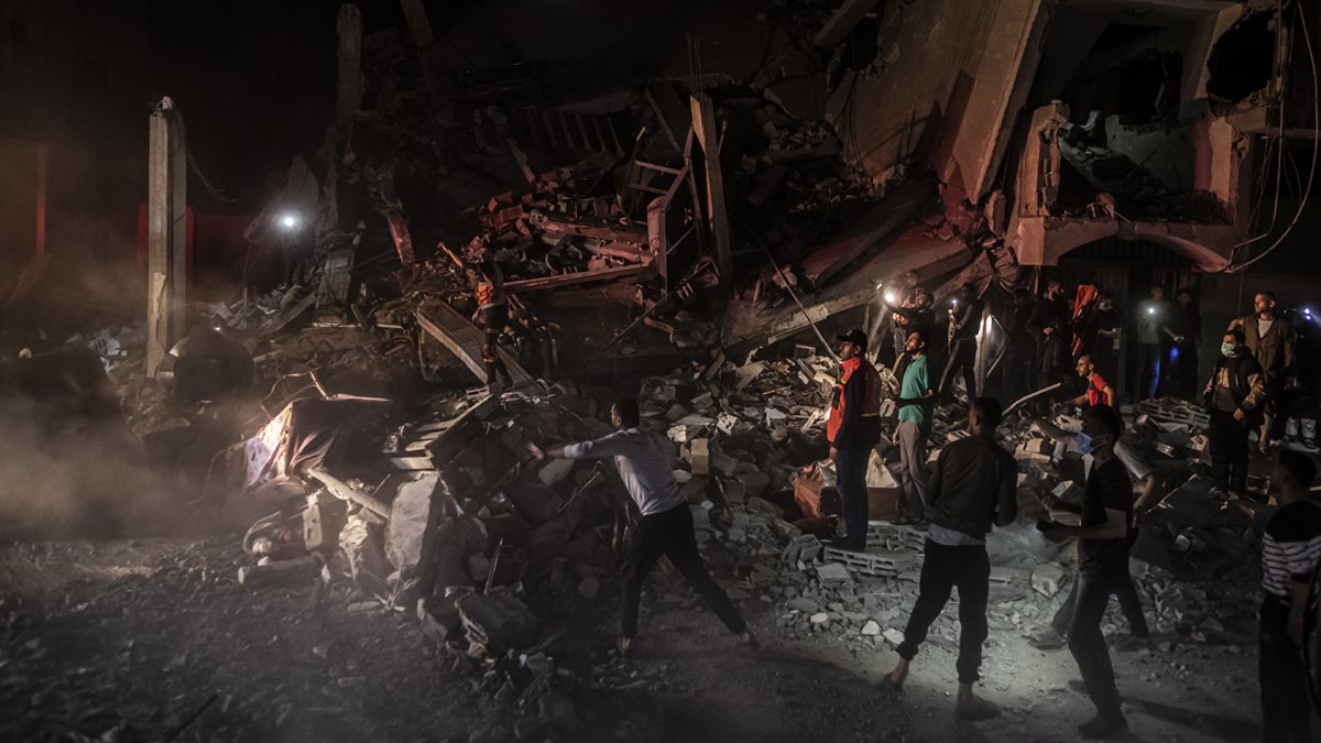 İsrail Refah'ı bombaladı: 2'si çocuk 4 can kaybı