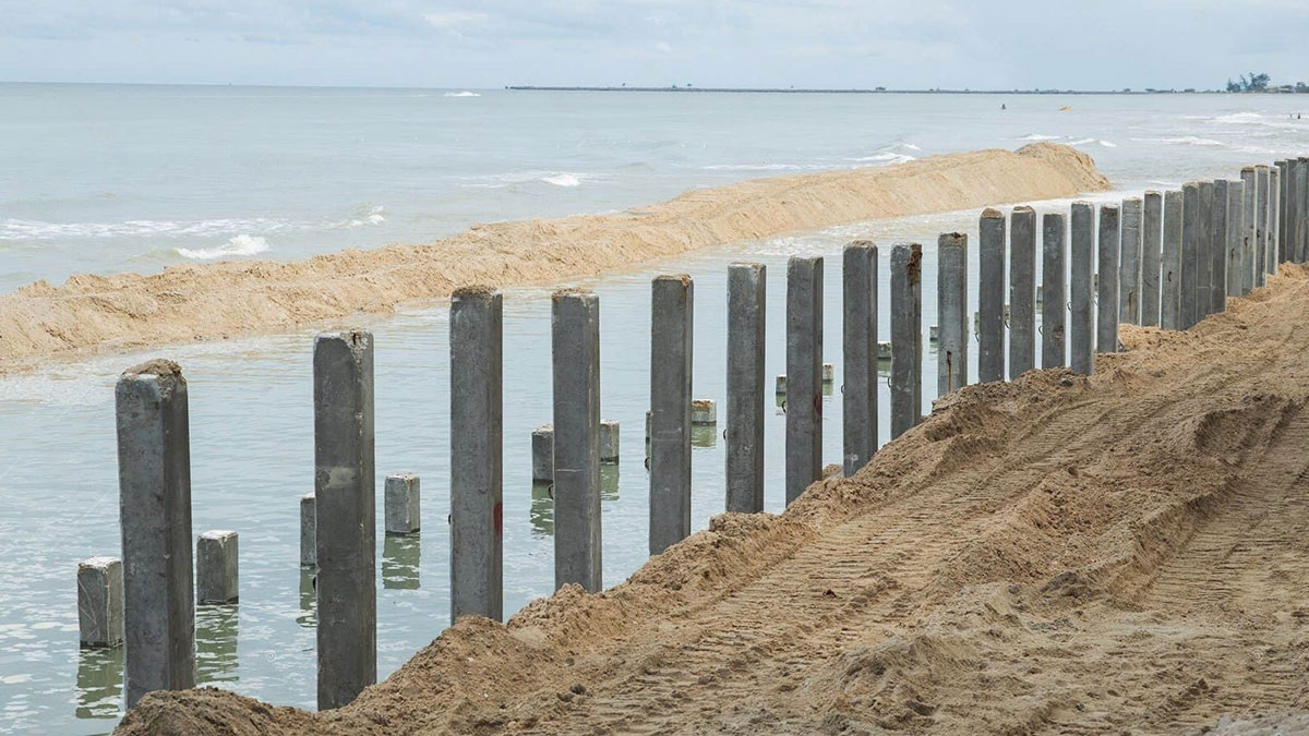16 milyon TL'ye yapılan dalgakıran, ilk kuvvetli dalgada yok oldu! Tabiat mutlaka geri alıyor