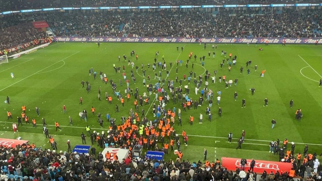 Olaylı Trabzonspor-Fenerbahçe maçı için PFDK kararını verdi: Trabzonspor'a 6 maç seyircisiz oynama cezası