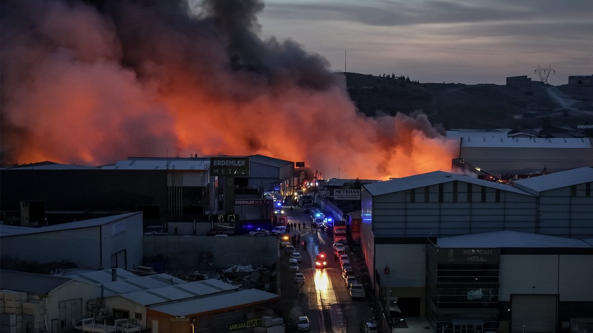 Ankara'daki lastik deposu yangınıyla ilgili 5 gözaltı