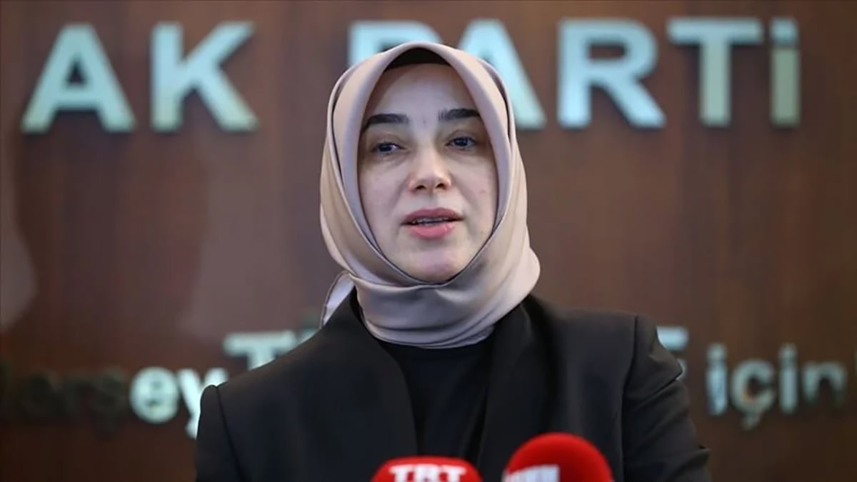 Özlem Zengin görevden alındı mı? AK Parti'den açıklama geldi