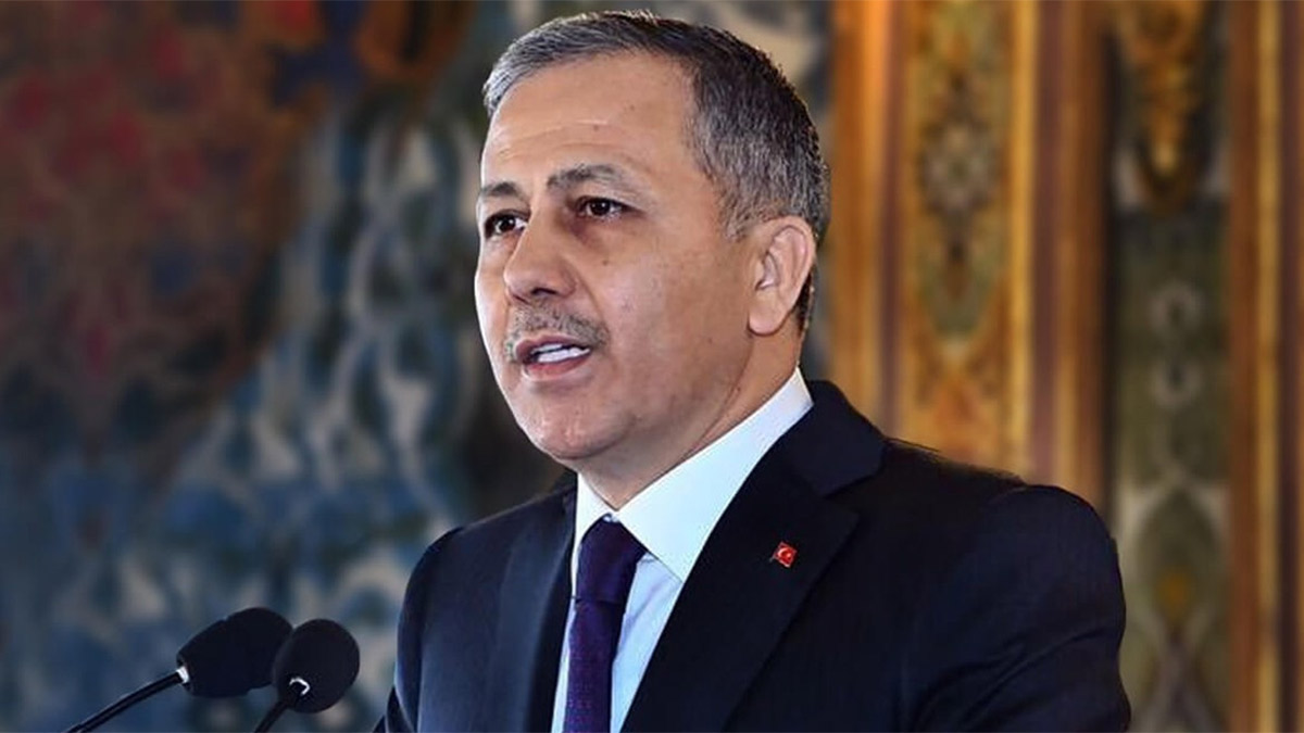 Bakan Yerlikaya'dan İstanbul'daki İsrail protestosuna ilişkin açıklama: 2 emniyet görevlisi açığa alındı