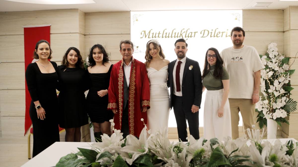 Efeler Belediye Başkanı Anıl Yetişkin ilk nikahını kıydı