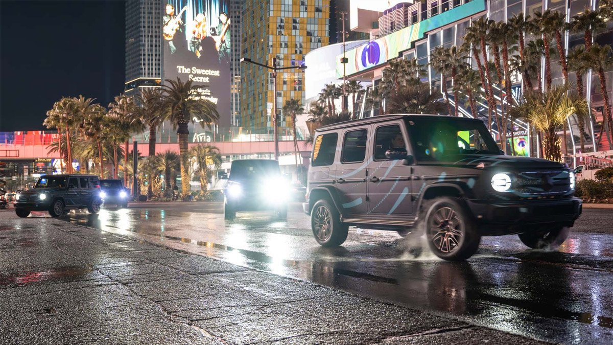 Mercedes yeni modeliyle BMW'ye Auidi'ye nal toplatacak! Bu araba her şeyi yapıyor: Film değil gerçek