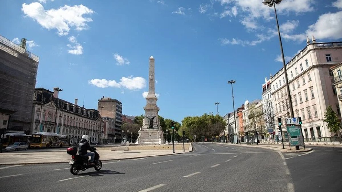 Portekiz'de meclisten azınlık sağ hükümetin programına onay