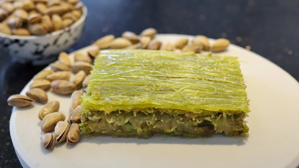 Geçmişin unutulmaz izi! Bunu yiyen bülbül gibi şakıyacak! Tatlıların şahı seçildi, en güzel şerbetli ‘Billuriye’