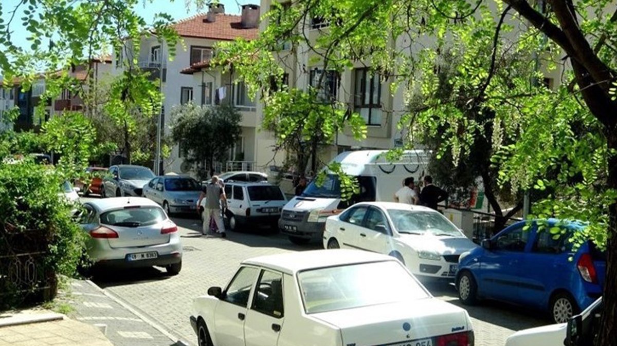 Emekli polis memurunun sır ölümü! Ailesini ziyarete gitmişti