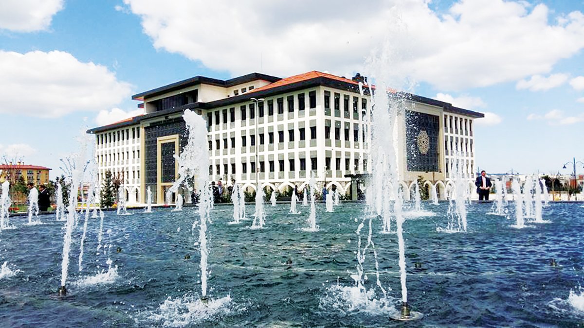 Belediye 'Saray'ları