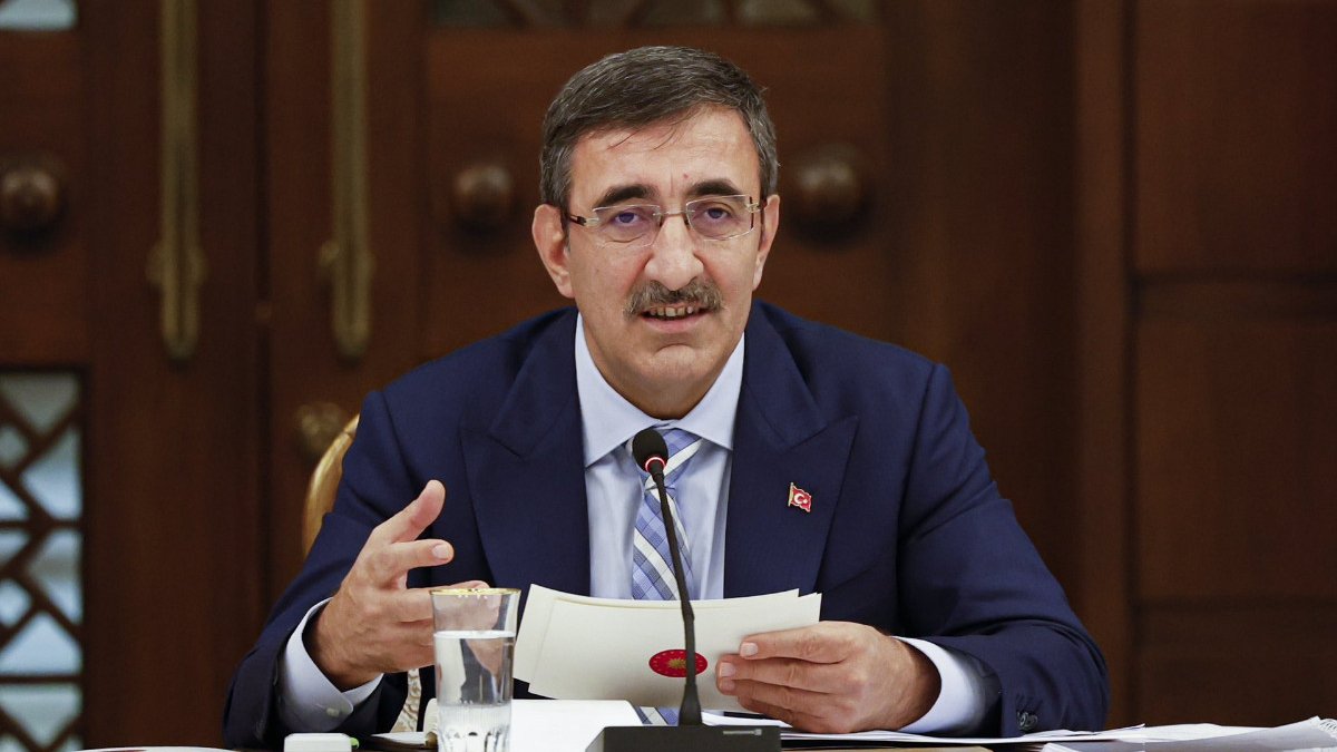 Cumhurbaşkanı Yardımcısı Yılmaz'dan kamuda tasarruf mesajı: Yüksek gelirli ülkeler ligine geçiş eşiğindeyiz