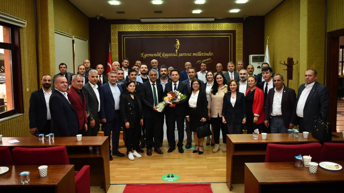 Muhtarlardan Başkan Özer’e hayırlı olsun ziyareti