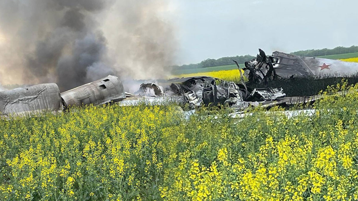 Stratejik füze taşıyan Rus Tu-22M3 bombardıman uçağı düştü.. Ukrayna: Biz vurduk