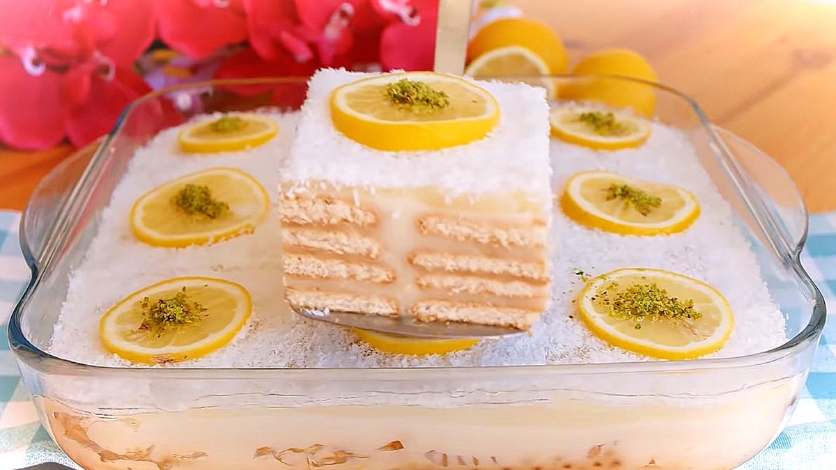 Tam yaz tatlısı! Tabak tabak yeseniz yine şişkinlik yapmıyor: İşte C vitaminli limonlu bisküvili pasta tarifi