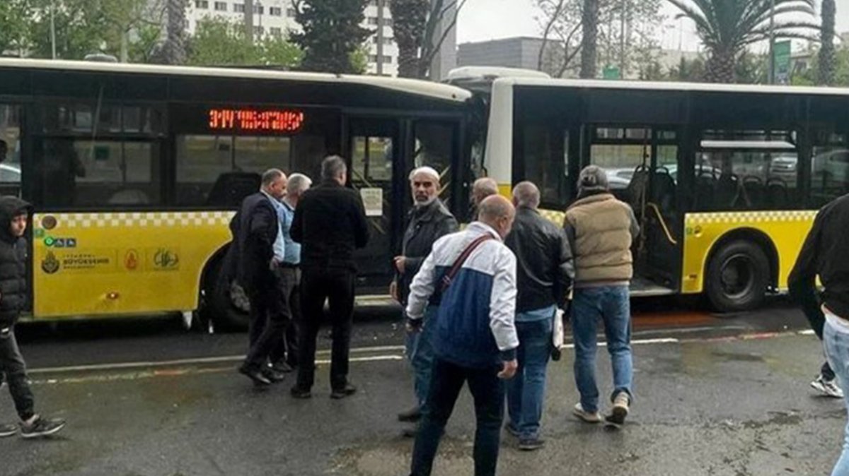 Fatih'te 2 otobüs çarpıştı: Yaralılar var