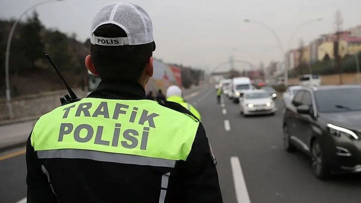 Sürücüler dikkat İstanbul'da bu yollar pazar günü trafiğe kapatılacak İşte