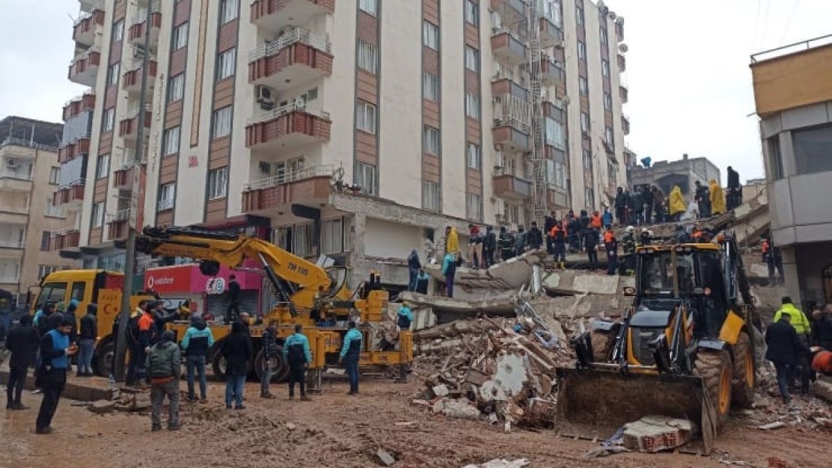 51 kişiye mezar olan Furkan Apartmanı'nın yeni bilirkişi raporu çıktı: Zemin etüt raporu yok, kolon kesilmiş