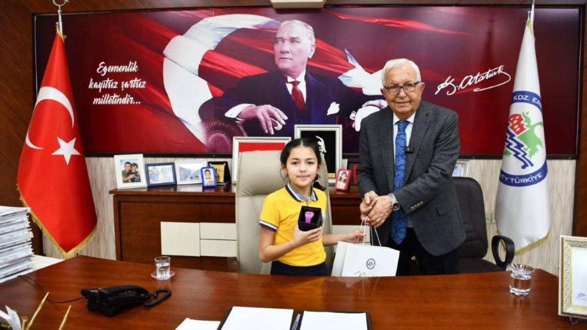 Başak Yiğit, Başkan Posbıyık’ın koltuğuna oturdu