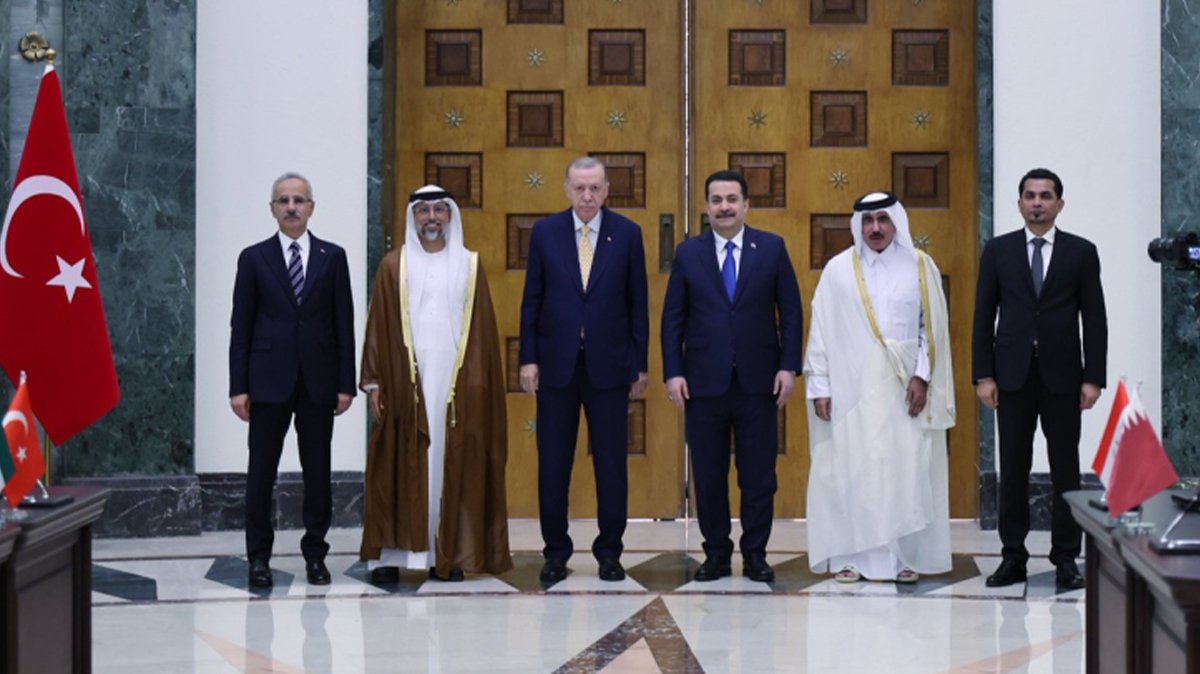 Erdoğan'dan 13 yıl sonra Irak'a ilk ziyaret! Kalkınma yolu anlaşmasında imzalar atıldı