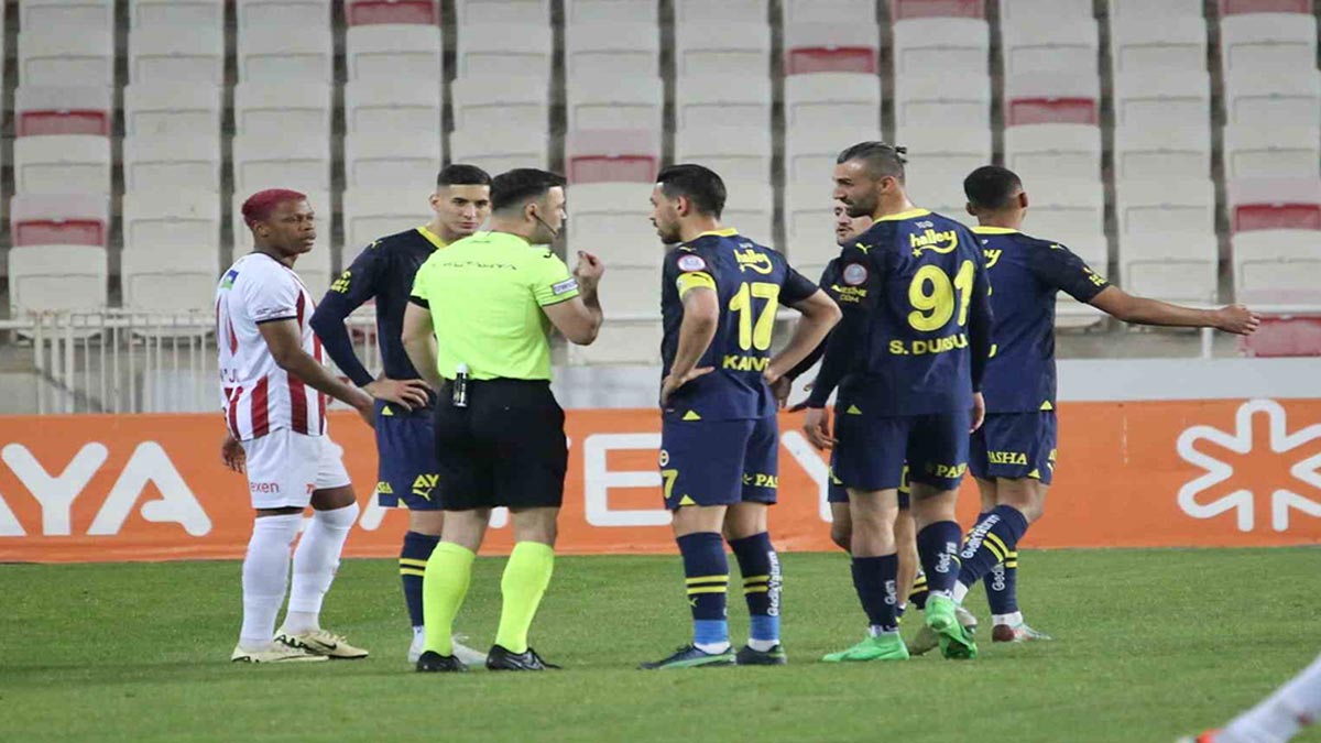 Ahmet Çakar net konuştu: ''Penaltı yanlış''