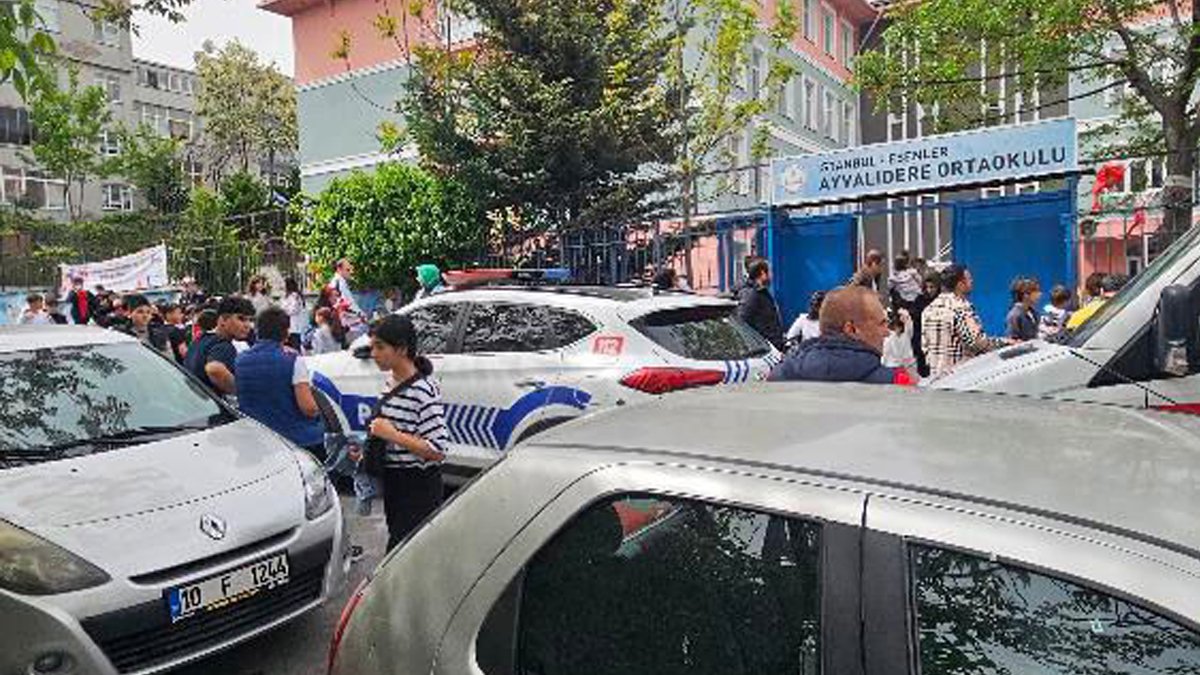 23 Nisan gösterisinde veliden öğretmene darp: Kafa atıp yumrukla saldırdı