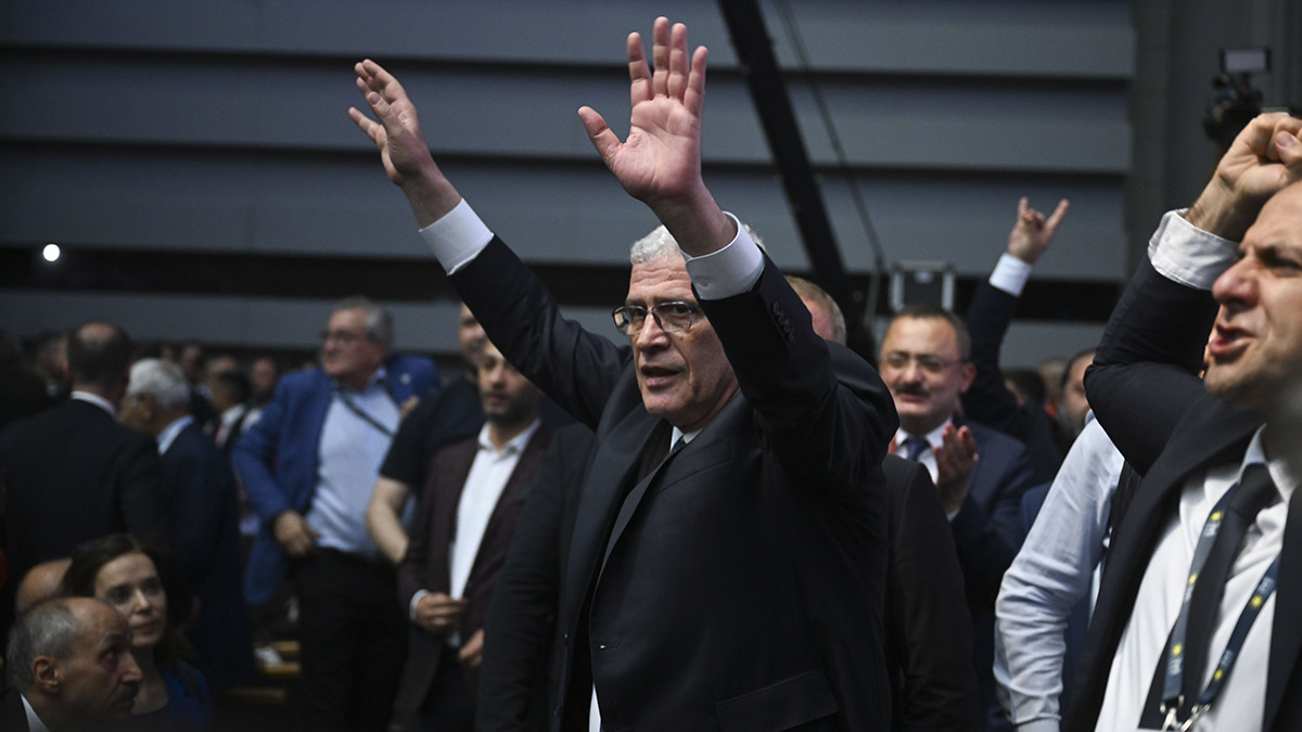 Siyasilerden Dervişoğlu'na tebrik paylaşımları