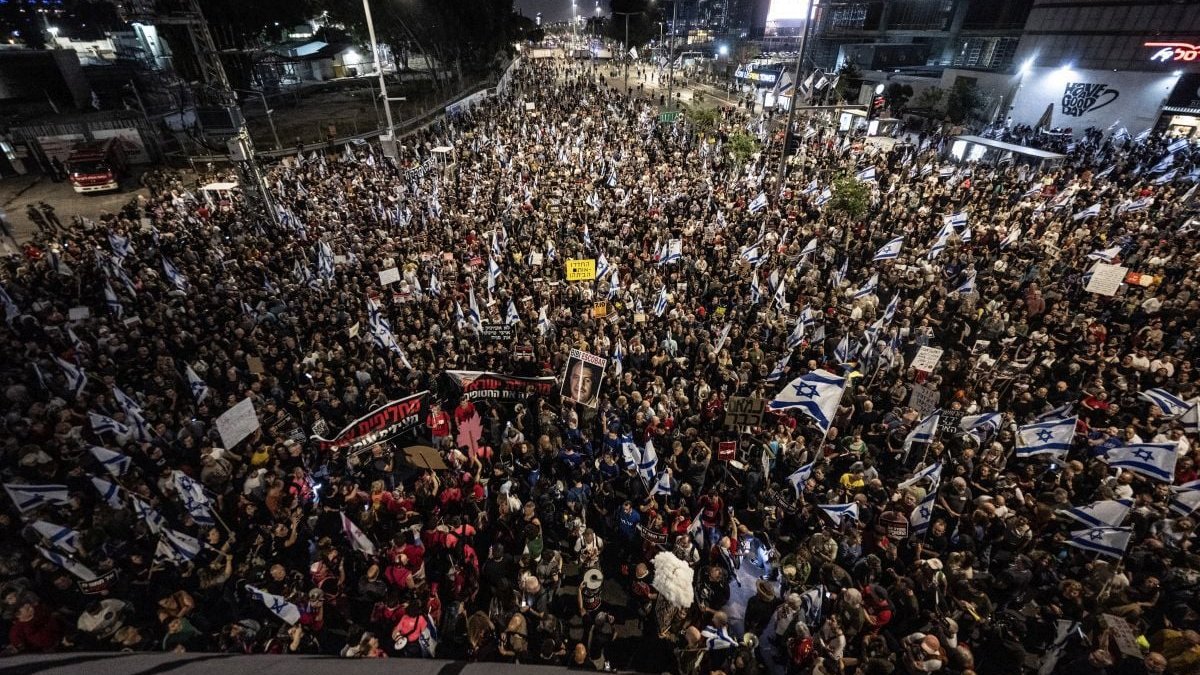 İsrail'de Netanyahu öfkesi büyüyor: On binler yine sokağa indi