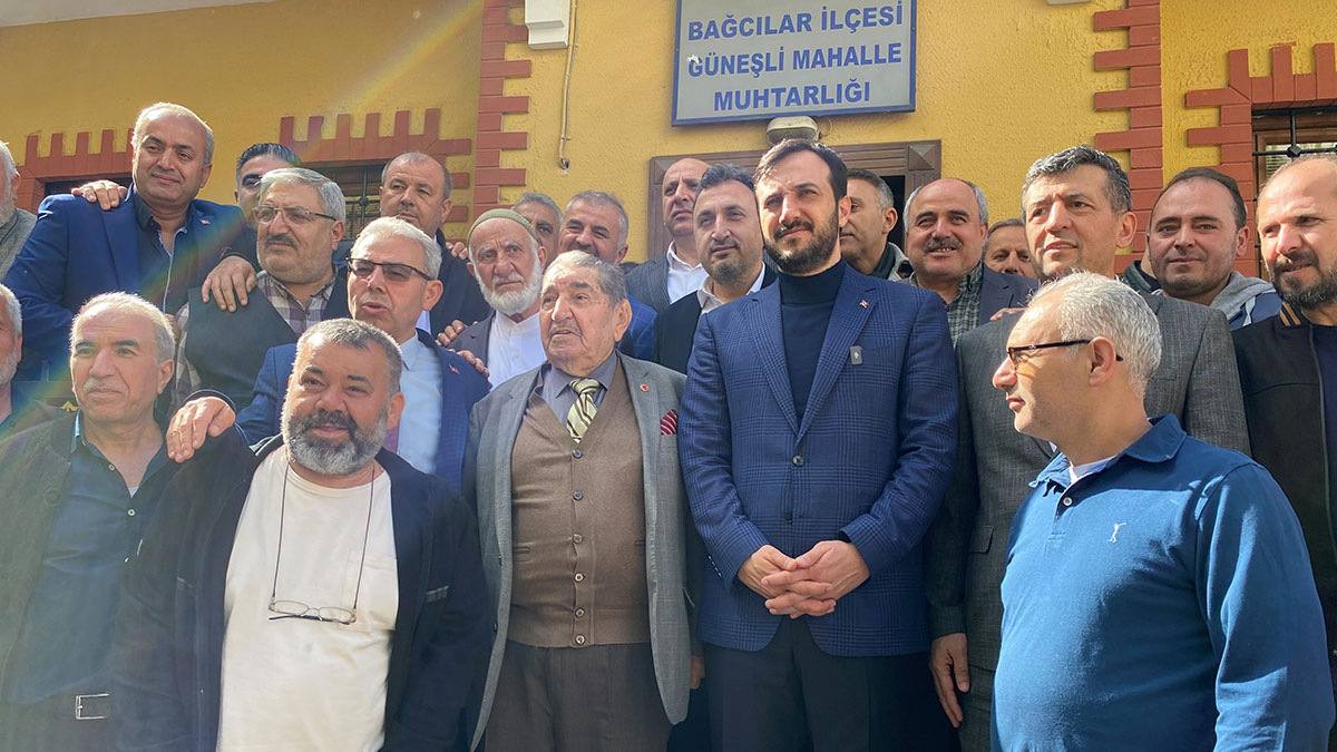 39 yıl sonra muhtarlık görevini devretti: Oturarak muhtarlık olmaz! Devir teslim töreninde renkli anlar yaşandı