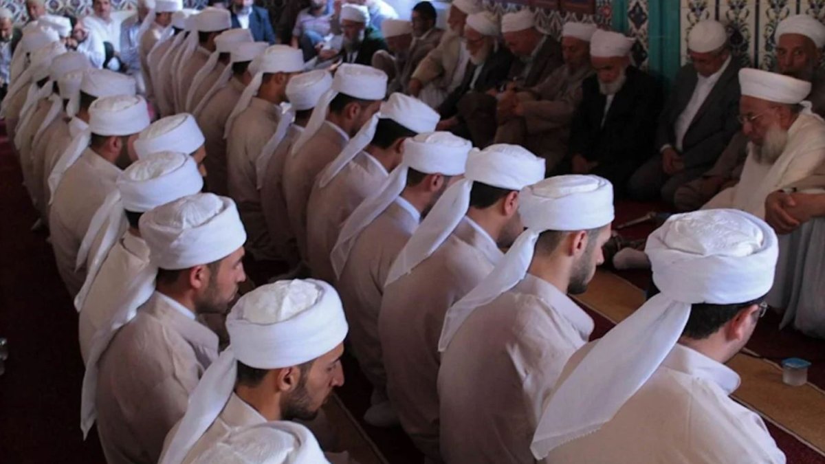 İkiye bölünen Menzil tarikatında karşılıklı ağır ithamlar sürüyor: Yolsuzluk suçlamasına cevap FETÖ iddiası