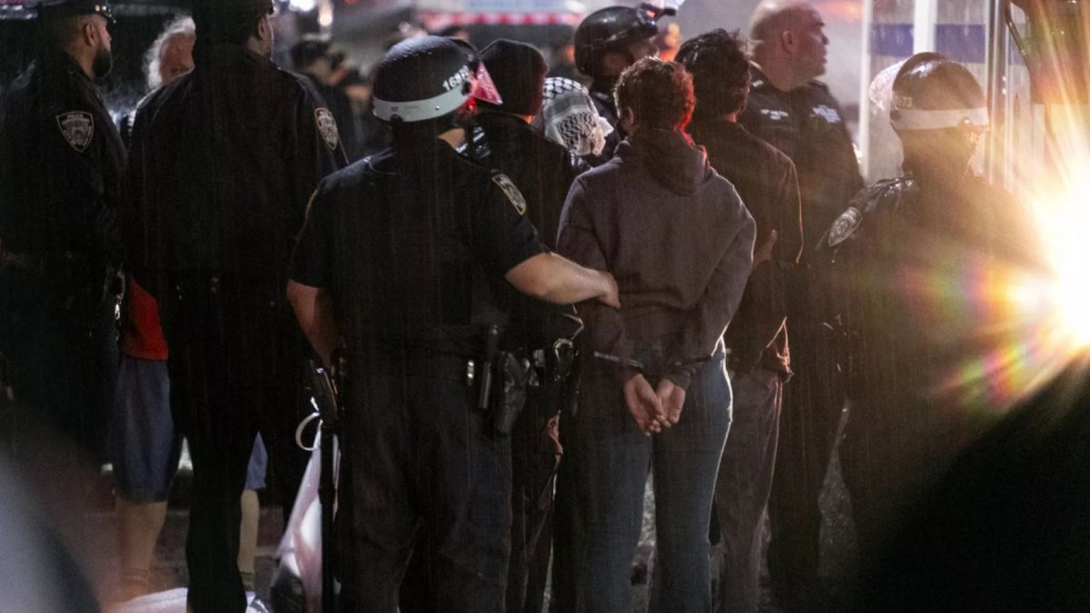 ABD polisinden Filistin yanlısı öğrencilere müdahale: Çok sayıda gözaltı var