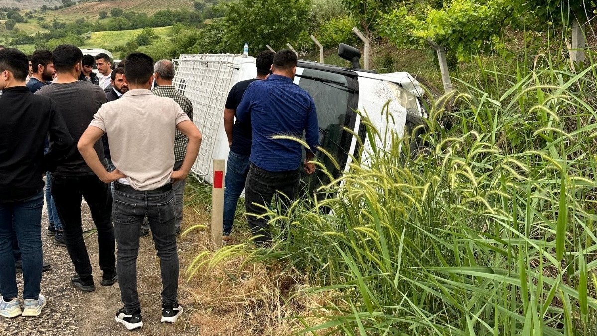 Adıyaman'da minibüs kazası: 14 yaralı