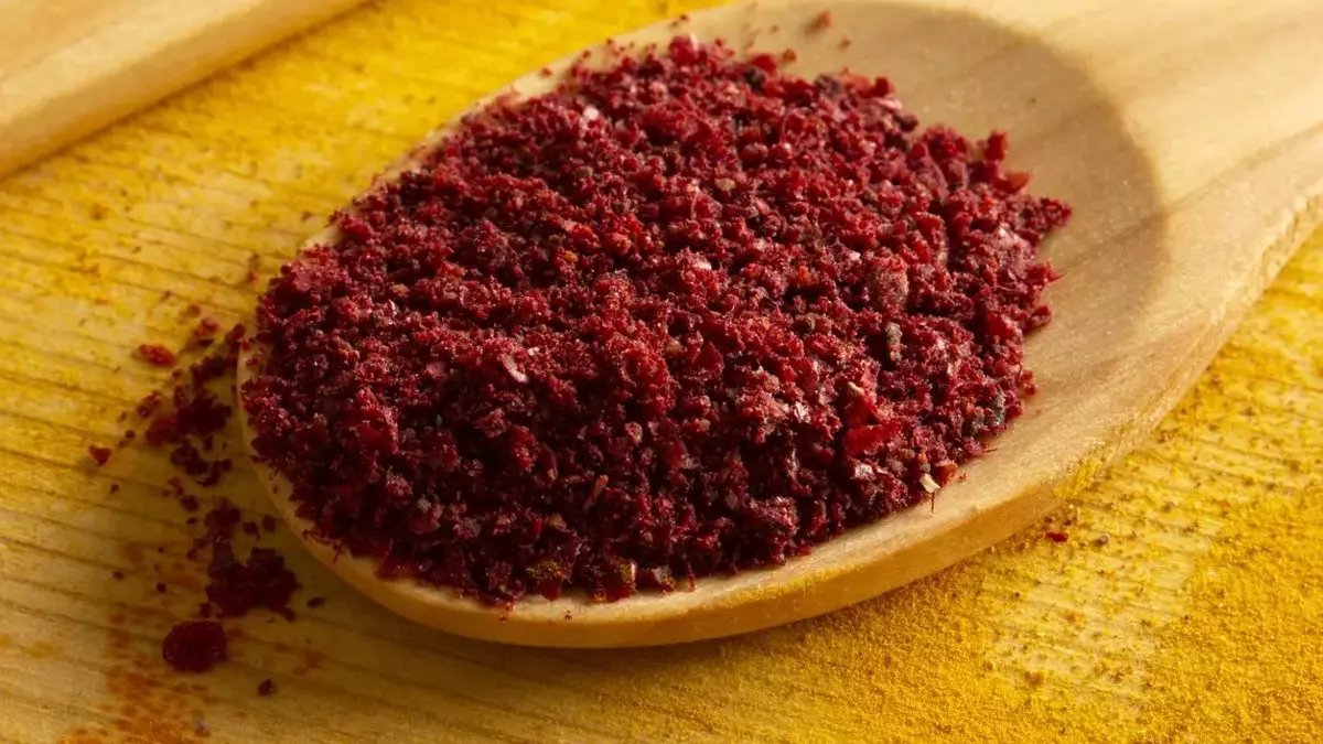 Yemeklerde acıyı sevenlere kötü haber! Her yemeğe bol bol pul biber dökenler yandı: Meğer sağlığa zararı büyükmüş