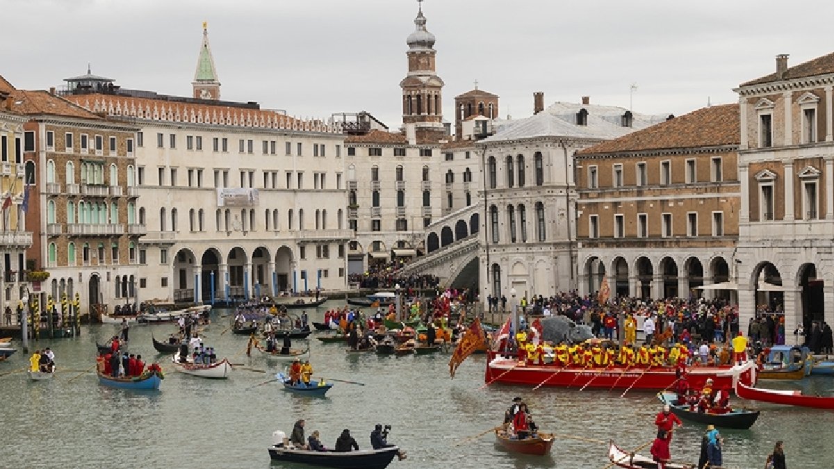 Venedik’e giriş ücreti ilk haftadan kentin kasasını doldurdu